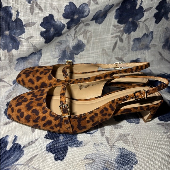 Crown & Ivy Leopard Print Flats - Picture 4 of 4